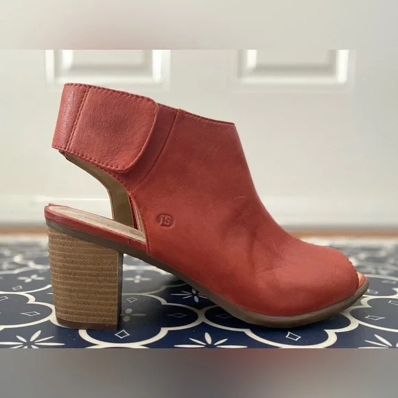 Josef Seibel woman's Bonnie 09 Peep-Toe Bootie - Picture 1 of 3